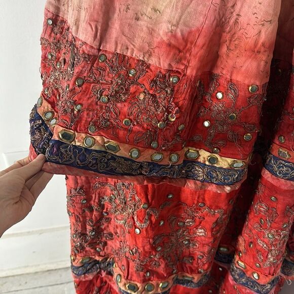 Ethnic Antique Ceremonial Museum Worthy Garment - Picture 13 of 14